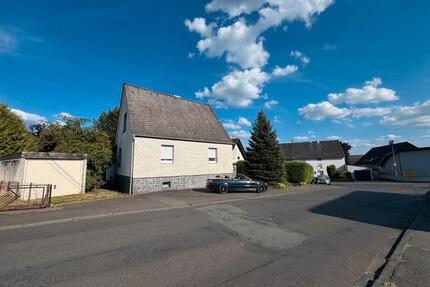 Nachmieter für 4 ZKB - 1.150,00&nbsp;EUR Kaltmiete, ca.&nbsp; 100,00&nbsp;m&sup2; in Steinebach/Sieg (PLZ: 57520)