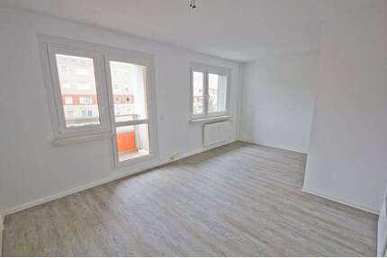 Wohnung zum Mieten in Halle (Saale) 305,00 € 56.23 m²