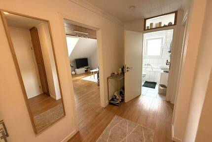 Perfekte Singlewohnung in Buer mit stilvoller Einbauküche | ca. 45 m² gemütliche Dachgeschosswohnung - Gelsenkirchen