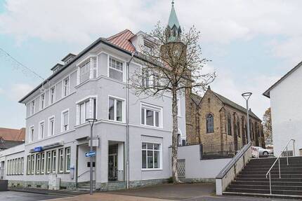 Preis reduziert: Altbaujuwel mit Balkon - stilvolles Wohnen im Herzen von Bad Salzuflen