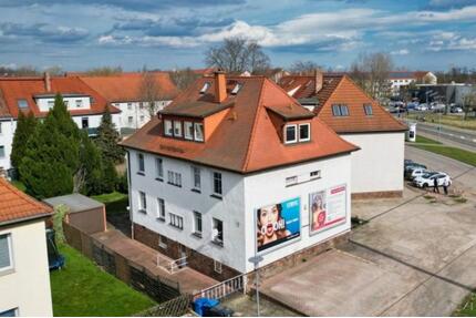 Mehrfamilienhaus mit Gewerbeeinheit und Entwicklungspotenzial – M - Merseburg