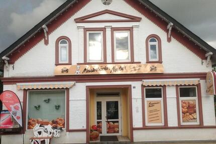 Immobilie mit Gewerbeeinheit und Wohnung - Ihlienworth