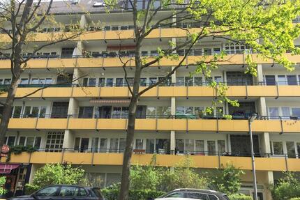 Bezugsfreie, sanierte 2-Zimmer-Wohnung mit 2 Balkonen - Berlin Steglitz-Zehlendorf