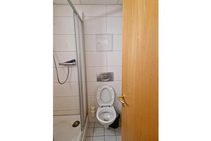 ein große Zimmer in WG - 300,00&nbsp;EUR Kaltmiete, ca.&nbsp; 21,00&nbsp;m&sup2; in Leipzig (PLZ: 04279) Süd