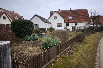 Ein - Zweifamilienhaus - 270.000,00&nbsp;EUR Kaufpreis, ca.&nbsp; 182,00&nbsp;m&sup2; in Möttingen (PLZ: 86753)