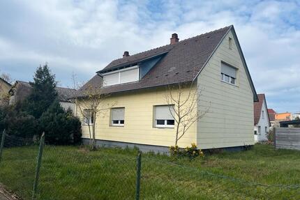 Haus in Forchheim - 350.000,00&nbsp;EUR Kaufpreis, ca.&nbsp; 128,00&nbsp;m&sup2; in Rheinstetten (PLZ: 76287)
