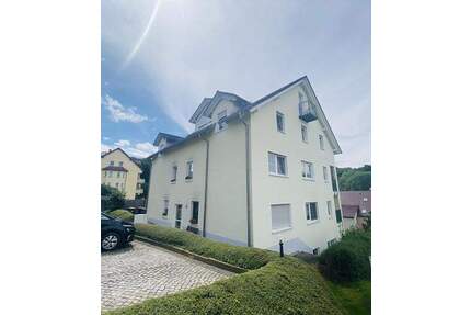 Stilvolle Dachgeschoss-Maisonette mit 2 Balkonen und hochwertiger Küche - Döbeln