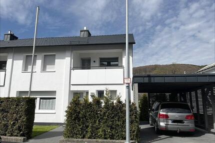 Doppelhaushälfte - 140 qm, 5 Zimmer, Saniert & Modernisiert - Brilon