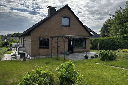 Haus zum Kaufen in Mönkeberg 393.000,00 € 98.18 m²