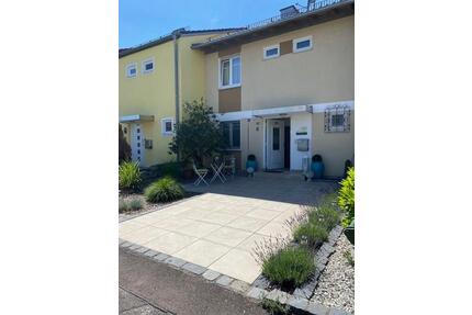 Reihenmittelhaus - 650.000,00&nbsp;EUR Kaufpreis, ca.&nbsp; 115,51&nbsp;m&sup2; in Regensburg (PLZ: 93057) Gallingkofen