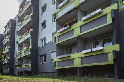 Wohnung zum Mieten in Halle 402,00 € 57.17 m²