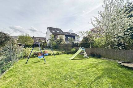 Doppelhaushälfte in Bergheim-Ahe: 86 m² Wohnfläche und 33 m² wohnliche DG-Nutzung