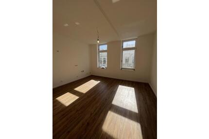 Frisch kernsaniert: 2,5-Zimmer-Wohnung mit Klima, viel Licht & gut geschnitten - Krefeld Cracau