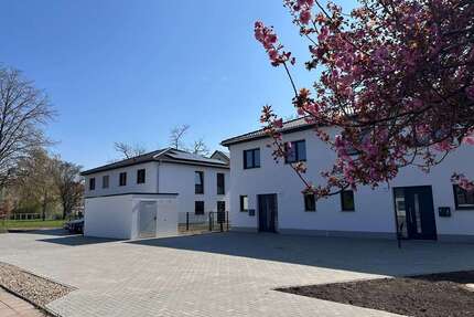 Haus zum Mieten in Calbe 1.368,00 € 114 m²