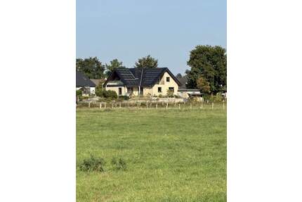 Provisionsfrei! (Teil-)kernsaniertes Ein-Zweifamilienhaus in Altgarbsen mit atemberaubendem Blick