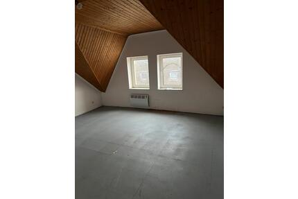 3 Zimmer Wohnung in Essen zu Vermieten DG