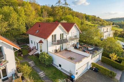 PANORAMABLICK IN DEN TAUNUS - Doppelhaushälfte mit zwei Terrassen - Schmitten Dorfweil