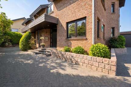 Haus zum Kaufen in Kaarst-Büttgen 895.000,00 € 185 m²