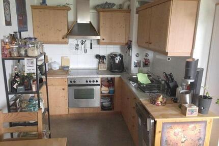 Sehr schöne, helle 2 Zi - mit Einbauküche, Autoabstellplatz und Balkon in Bonn-Weststadt