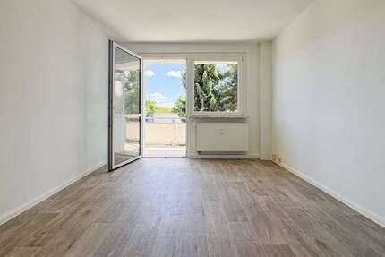Wohnung zum Mieten in Jößnitz 185,00 € 30.75 m²