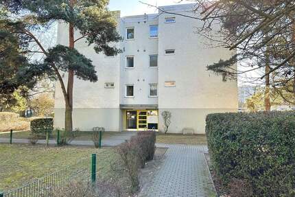 Tegel-Reinickendorf - 2 Zi - Schöne Bleibe mit Ost-Balkon mit Grünblick und mit Garage - Berlin