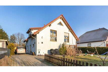 Massiv gebautes KfW-70-Haus mit 5 Zimmern, hohem Wohnkomfort und schönem Garten - Berlin Karow