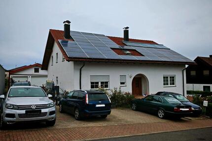 Einfamilienhaus mit 2 Einliegerwohnungen - Rosenberg