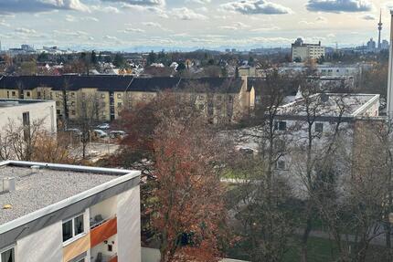 Inflation kommt, Wohnung bleibt, kompl. saniert, frei, Bergblick - München Moosach