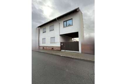 Haus zum Kaufen in Lampertheim 375.000,00 € 215 m²