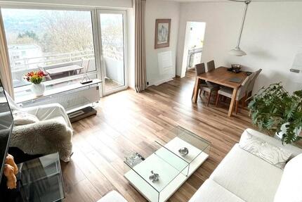 2-Zi.-Wohnung mit Panoramablick, Balkon, Aufzug und Stellplatz - Wuppertal Gemarkung Nächstebreck