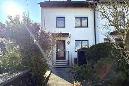 Haus zum Mieten in Oberasbach 1.100,00 € 115 m²