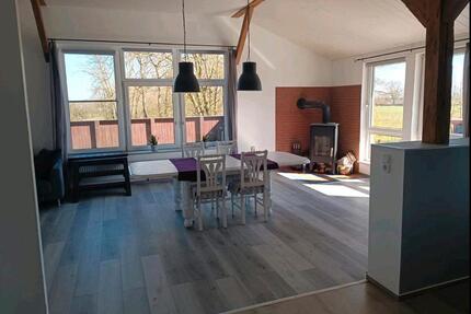 Ab 01.06.2026, 1 Zimmer Wohnung , Holzofen,Offenstall f. Pferd - Albersdorf