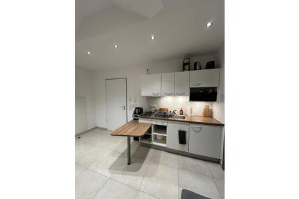 Teilmöblierte 1,5-Zimmer-Wohnung mit Kleinküche zu vermieten - Offenberg