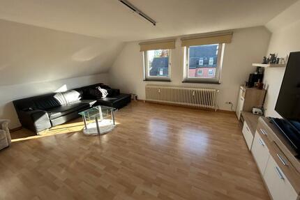 Helle 2-Zimmer-Dachgeschosswohnung in Nienburg zu vermieten - Nienburg (Weser)