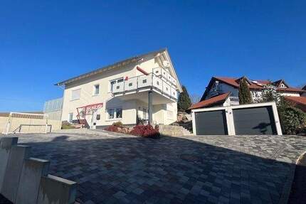 !Einfamilienhaus mit Einliegerwohnung und Doppelgarage! - Wellendingen / Wilflingen