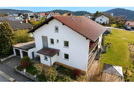 Charmantes Zweifamilienhaus mit Potenzial in naturnaher Umgebung - Stamsried