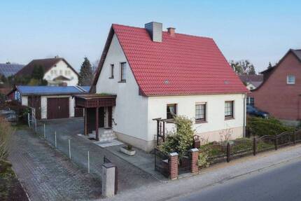 Kompaktes Wohnen: Massives EFH mit Garten und Nebengebäude in Gartz (Oder)