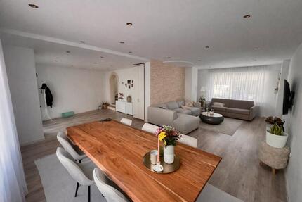 Modernisiertes Reihenhaus mit GartenGarage & Klimatisiert - Elsdorf