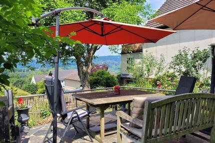 Modernisiertes EFH in Aussichtlage mit extra Baugrund - Windeck