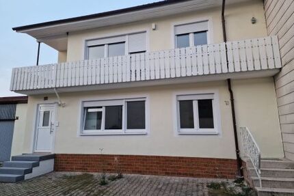 Mehrfamilienhaus nebst gemauerter Halle und Garten in 97618 Unsleben (ID 3638)