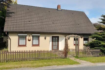 Haus, Einfamilienhaus - 155.000,00&nbsp;EUR Kaufpreis, ca.&nbsp; 150,00&nbsp;m&sup2; in Hemmoor (PLZ: 21745)
