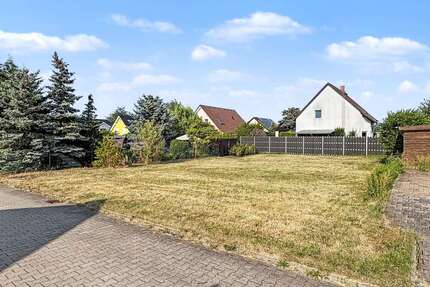 Grundstück zu verkaufen in Leuna 49.687,00 € 368 m²