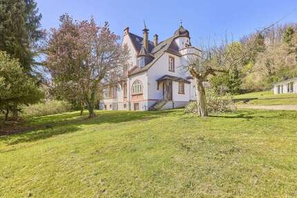 Haus zum Kaufen in Bensheim 2.400.000,00 € 341 m²