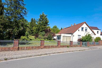 Haus auf großem Grundstück - 95.000,00&nbsp;EUR Kaufpreis, ca.&nbsp; 160,00&nbsp;m&sup2; in Elsterwerda (PLZ: 04910)