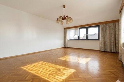 Maisonette Wohnung 3 ZKB,75 qm,Balkon-Keller Neu renoviert - Völklingen