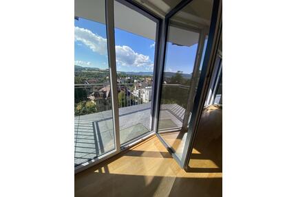 Moderne 3-Zimmer-Wohnung mit Balkon, Aufzug und Weitblick über Rudolstadt