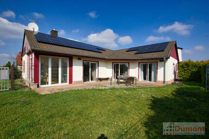 Bungalow mit sonnigem Grundstück und nachhaltiger Energieversorgung in Knapendorf. - Schkopau / Knapendorf