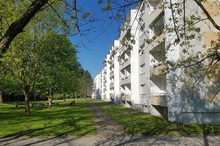 Der Balkon hat Saison! - 350,00&nbsp;EUR Kaltmiete, ca.&nbsp; 60,05&nbsp;m&sup2; in Hermsdorf (PLZ: 07629)