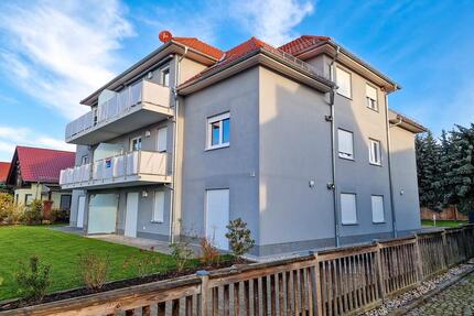 *Erstbezug*4 Raum WE im EG* Balkon*Stellplatz*Bad+Gäste WC* Keller*Wärmepumpe* Fußbodenheizung - Coswig