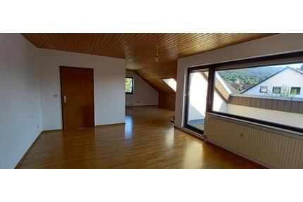 Alsbach: Schöne, helle 4-Zi-Wohnung 103m², Loggia, 2 Stellplätze - Alsbach-Hähnlein